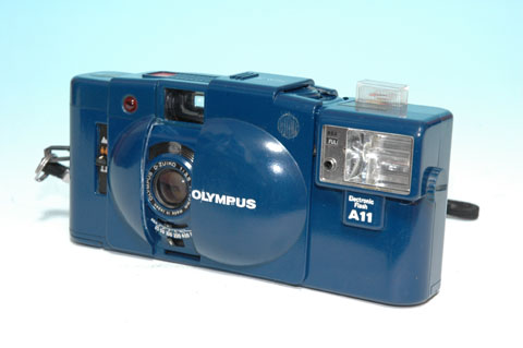 OLYMPUS XA2 city-blue (front)
